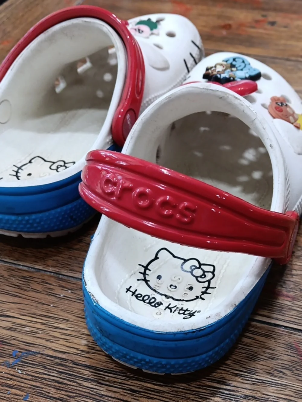 CROCS comfortable white
